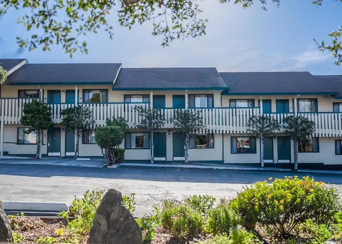 Scottish Fairway Inn Monterey